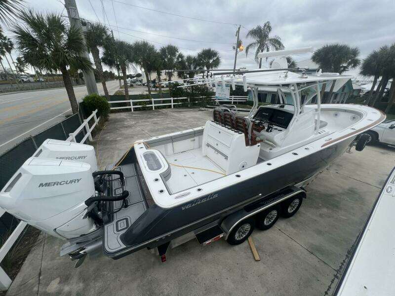 Valhalla 33 JUST ONE MORE - Exterior 