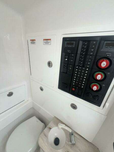 Valhalla 33 JUST ONE MORE - Head