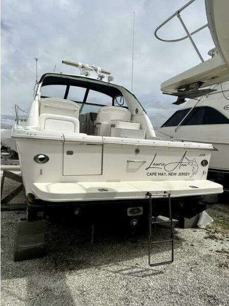 1998 Sea Ray 330 Express