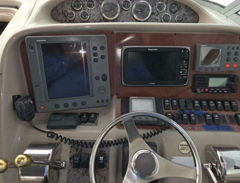 1998 Sea Ray 330 Express