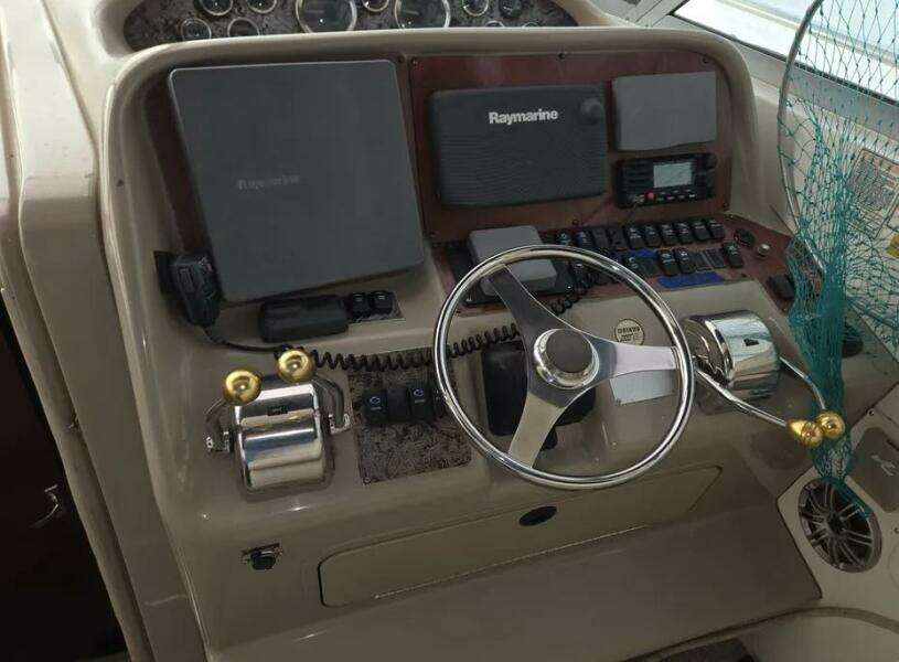 1998 Sea Ray 330 Express