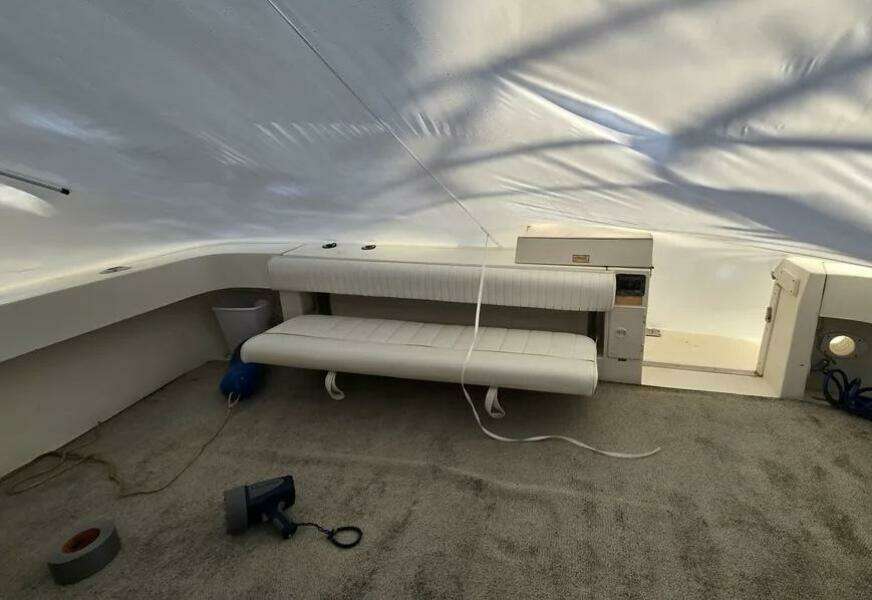 1998 Sea Ray 330 Express