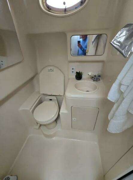 1998 Sea Ray 330 Express