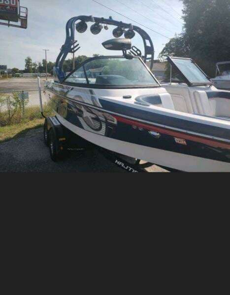 2013 Nautique 