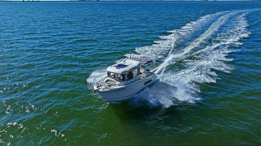 2017 Jeanneau Merry Fisher 695 Marlin