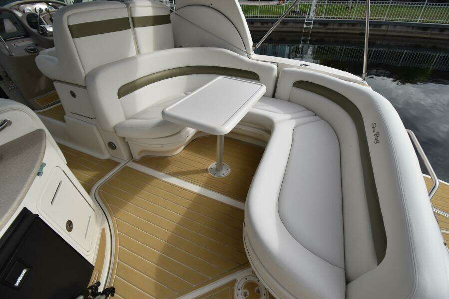 2006 Sea Ray 320 Sundancer