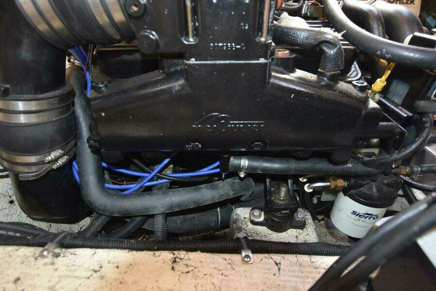 1999 Rinker Fiesta Vee 270