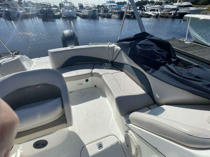 2917 Hurricane SunDeck Sport 202 OB
