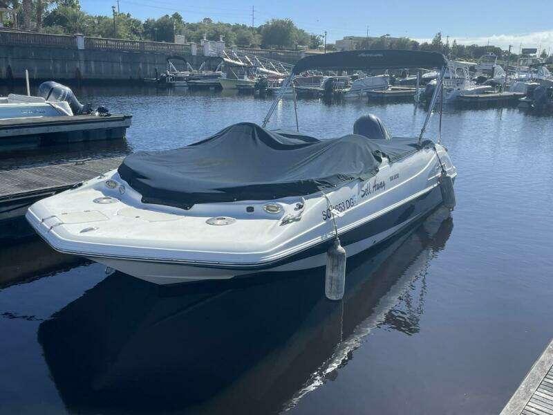 2917 Hurricane SunDeck Sport 202 OB