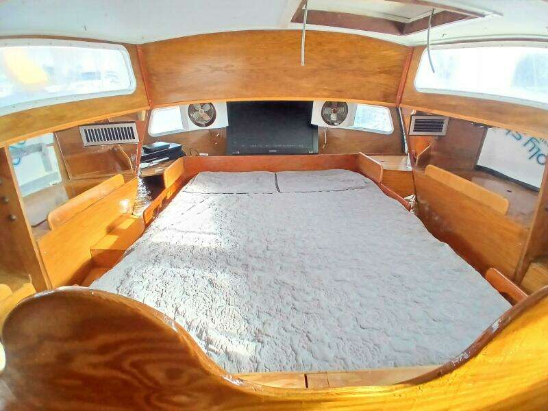 1976 Islander Freeport