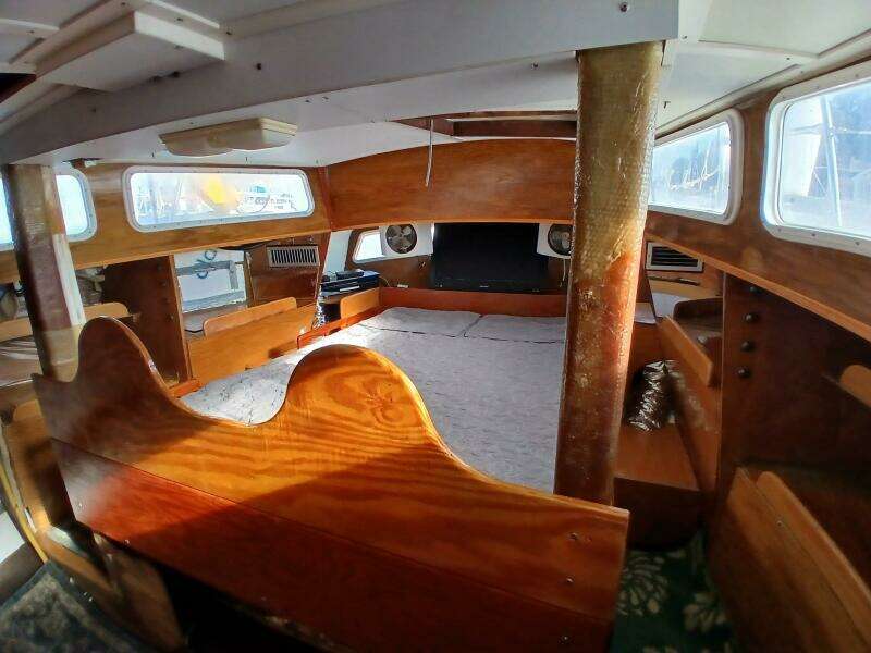 1976 Islander Freeport
