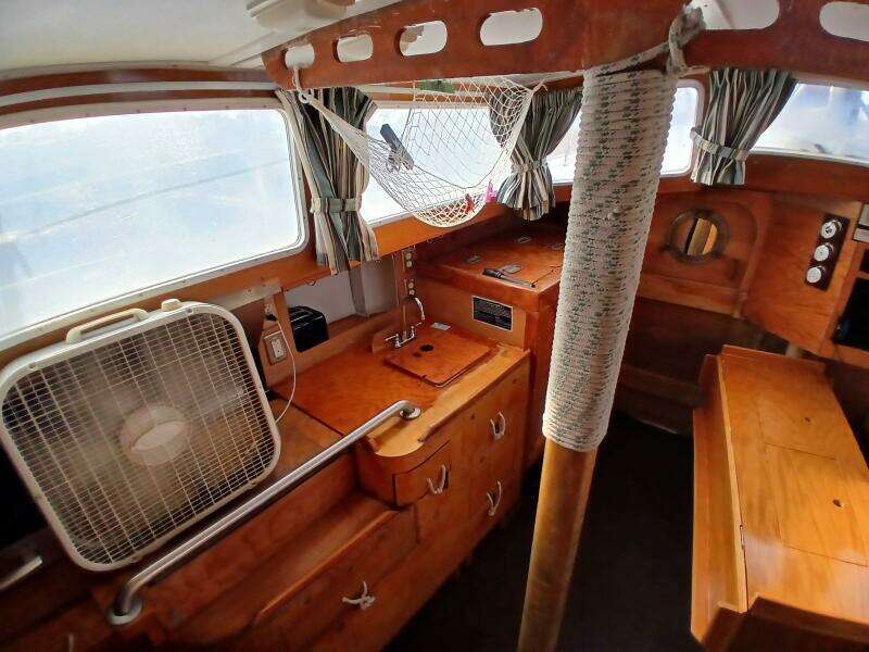 1976 Islander Freeport