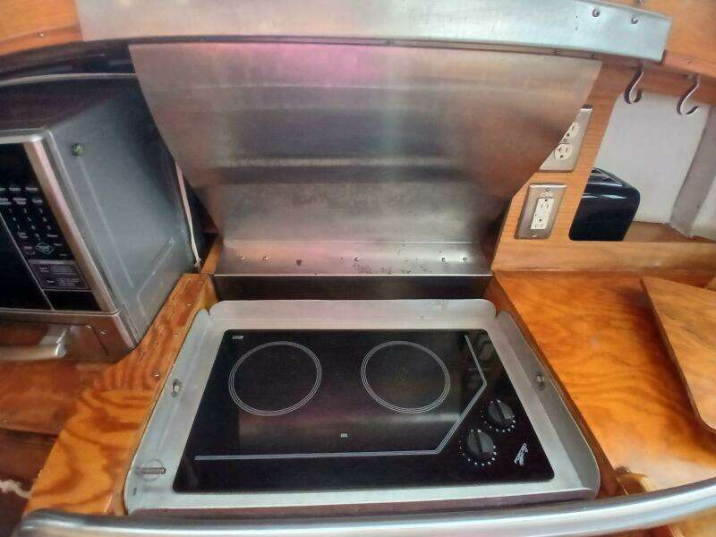 1976 Islander Freeport