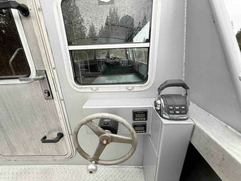 1998 Coastal Craft CC25V22