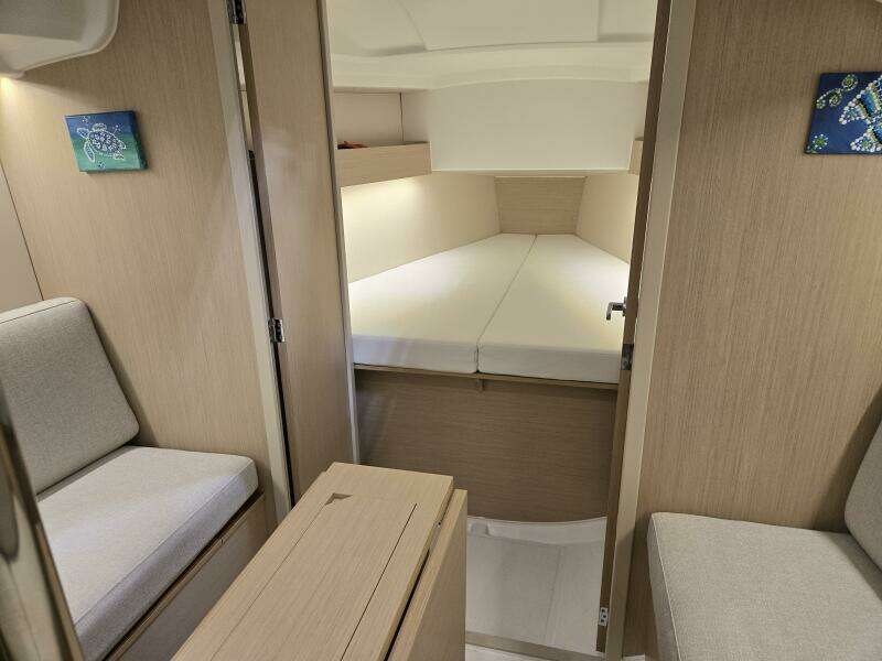 2021 Beneteau Oceanis 30.1