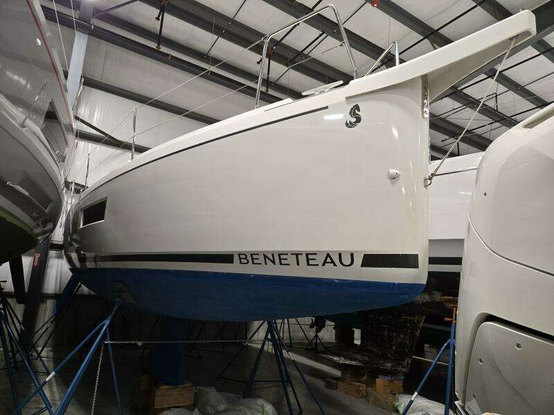 2021 Beneteau Oceanis 30.1