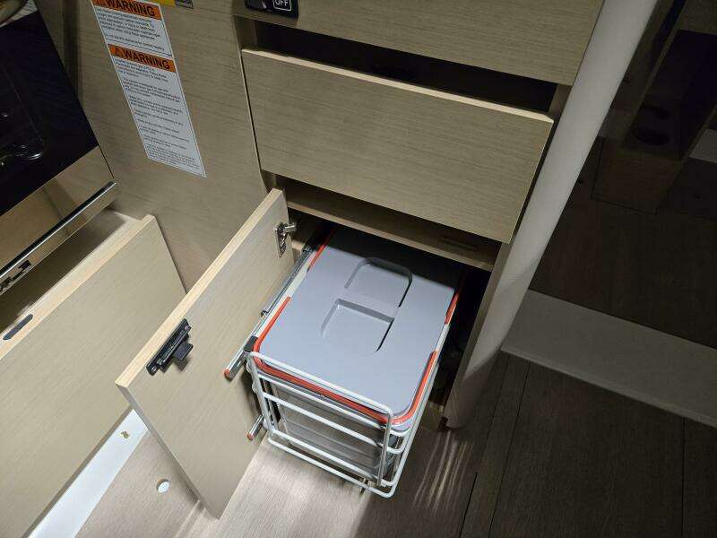 2021 Beneteau Oceanis 30.1