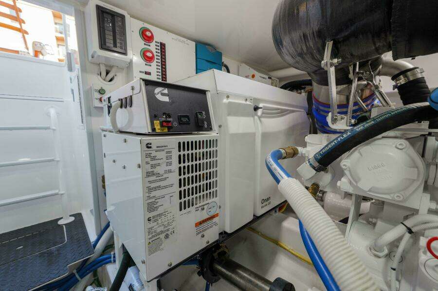 Viking 54 - Salty Dog -ngine Room