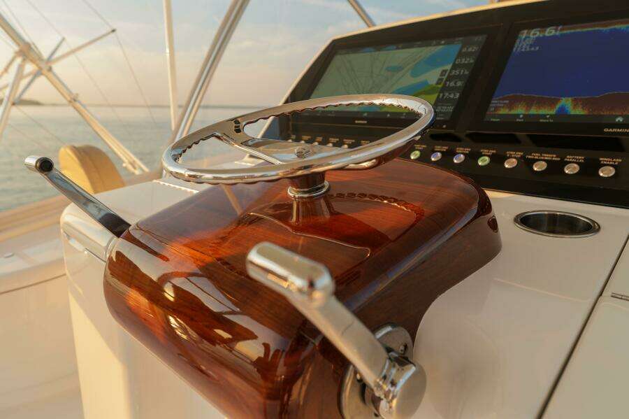 Viking 54 - Salty Dog -Flybridge Helm Station