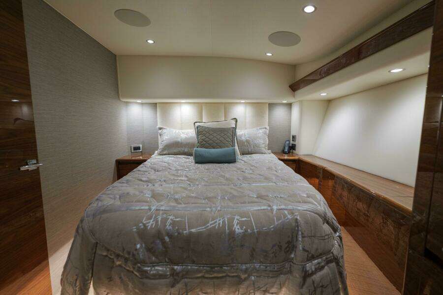 Viking 54 - Salty Dog -Master Stateroom