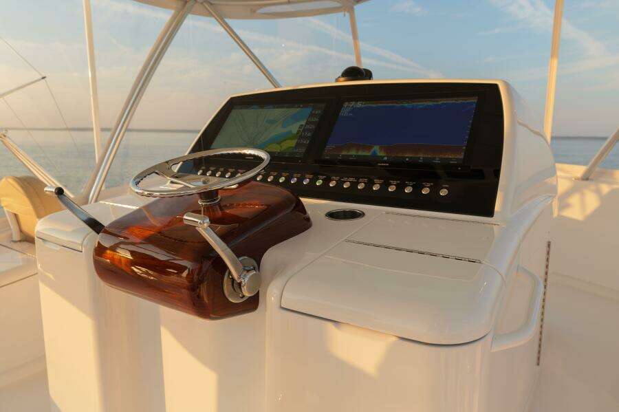 Viking 54 - Salty Dog -Flybridge Helm Station