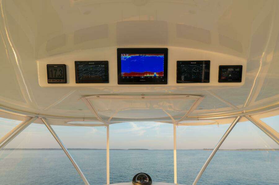 Viking 54 - Salty Dog -Flybridge Helm Station