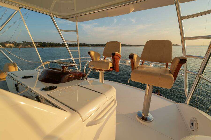 Viking 54 - Salty Dog -Flybridge Helm Station