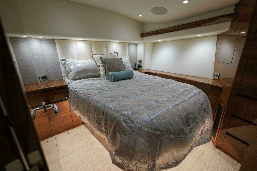 Viking 54 - Salty Dog -Master Stateroom