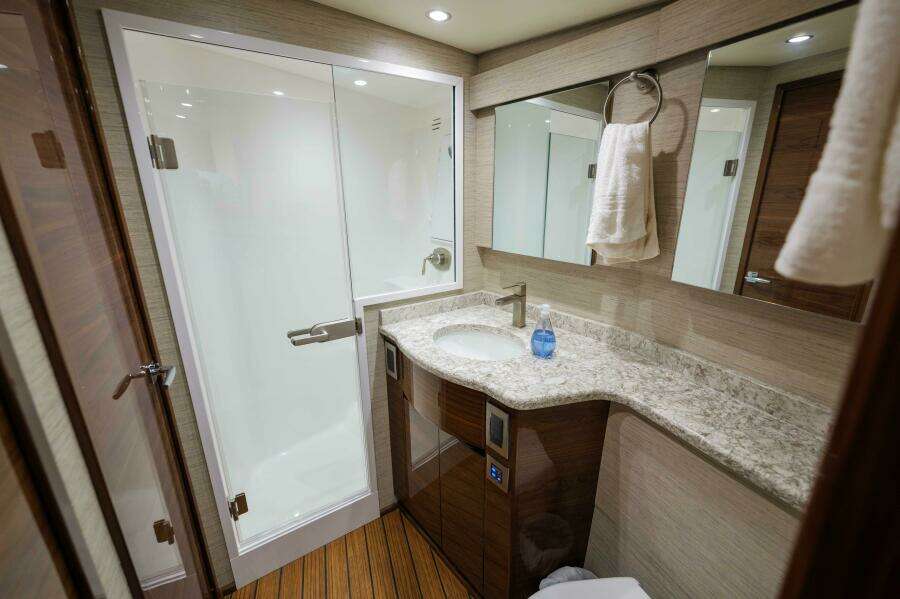 Viking 54 - Salty Dog -Forward Head