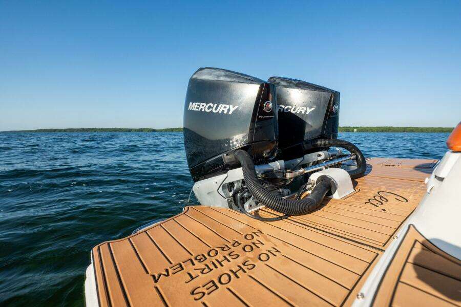2019 Sea Ray SDX 290 OB