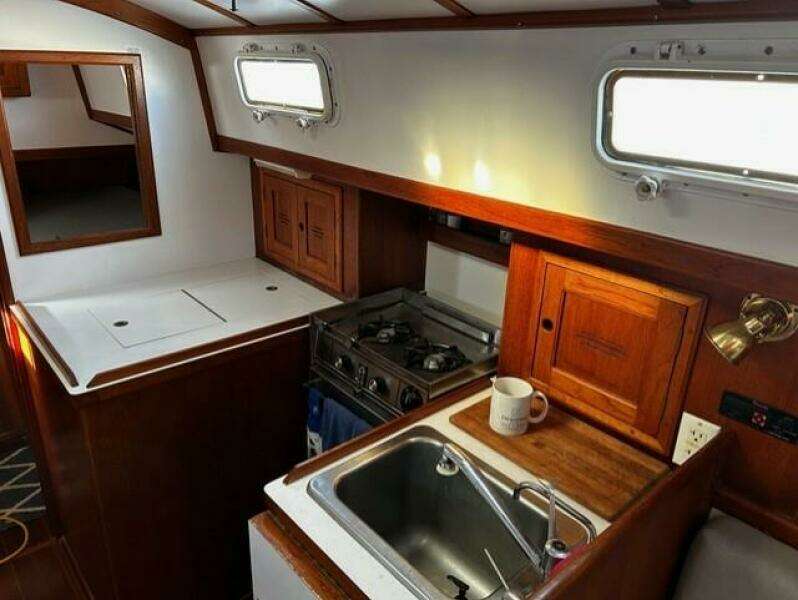 1986 Dickerson Tri-Cabin