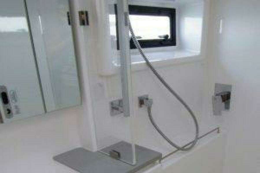 2018 Robertson & Caine Leopard