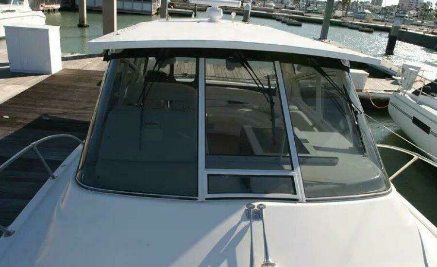1996 Hatteras 39 Sport Express