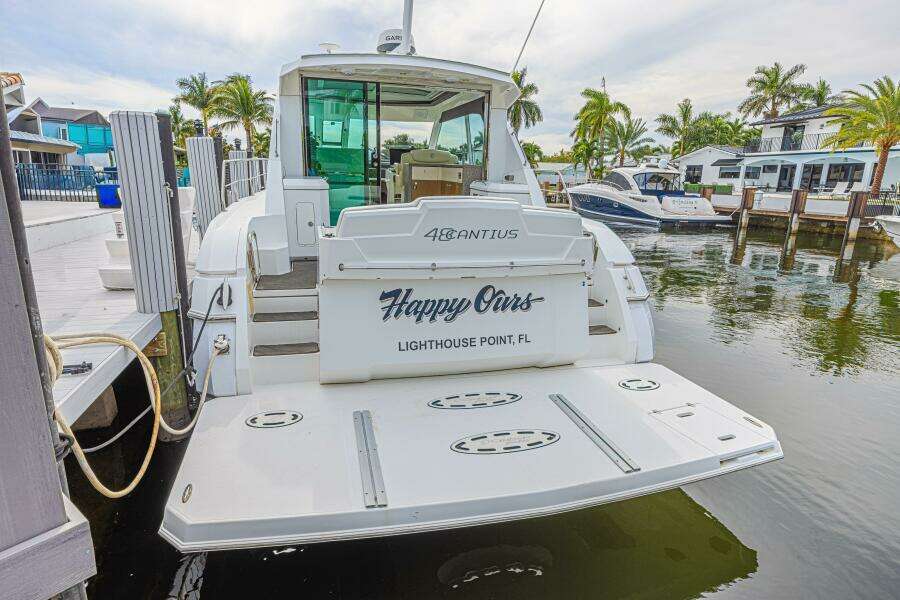 2012 Cruisers Yachts 48 Cantius