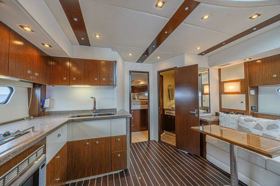 2012 Cruisers Yachts 48 Cantius