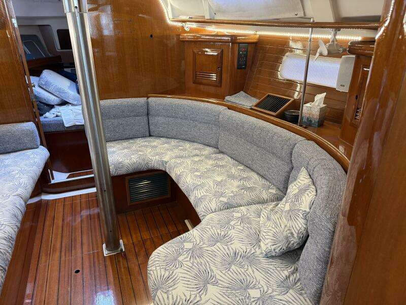 2002 Beneteau 361