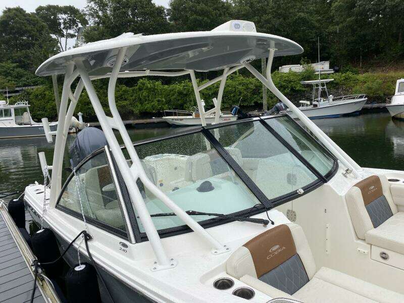 2022 Cobia 240DC