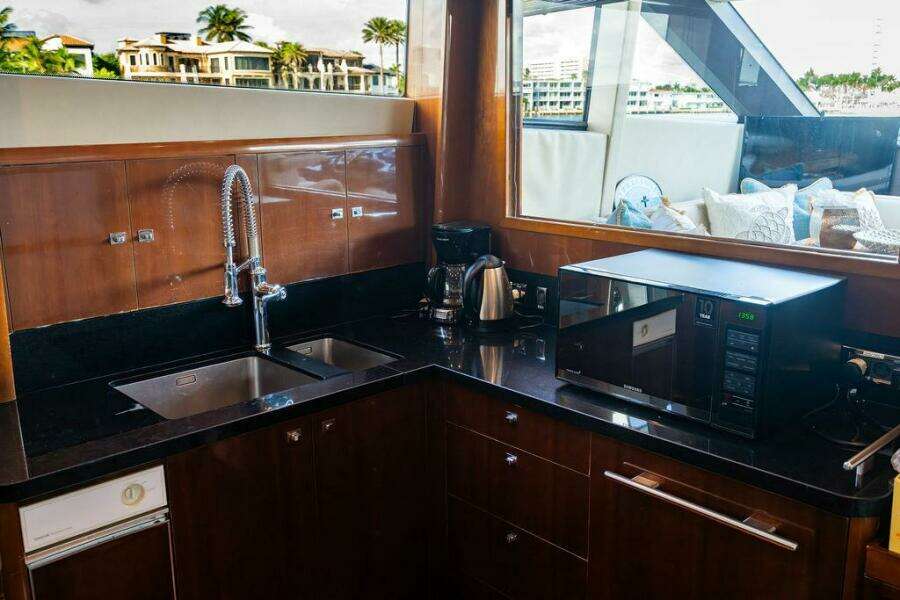 2010 Princess 95 M/Y