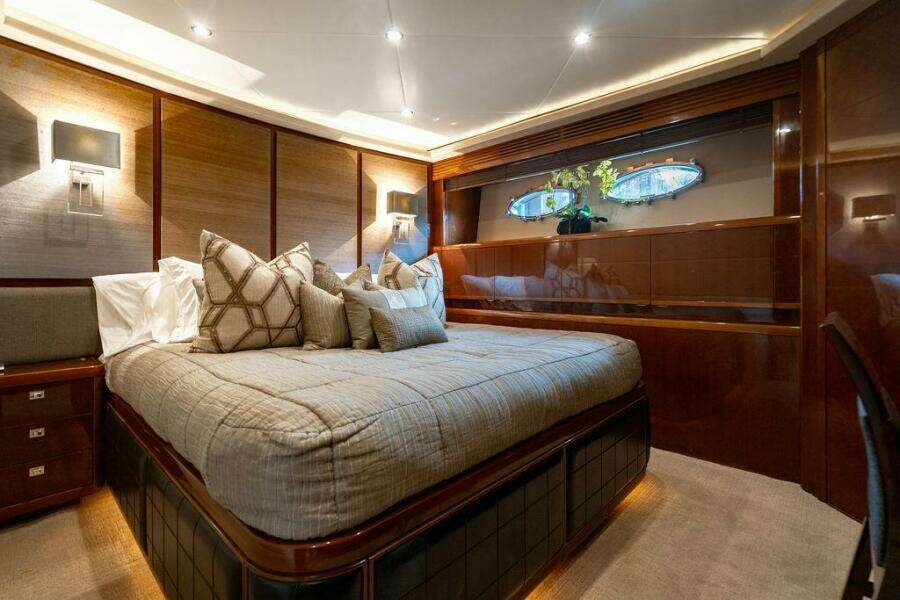 2010 Princess 95 M/Y