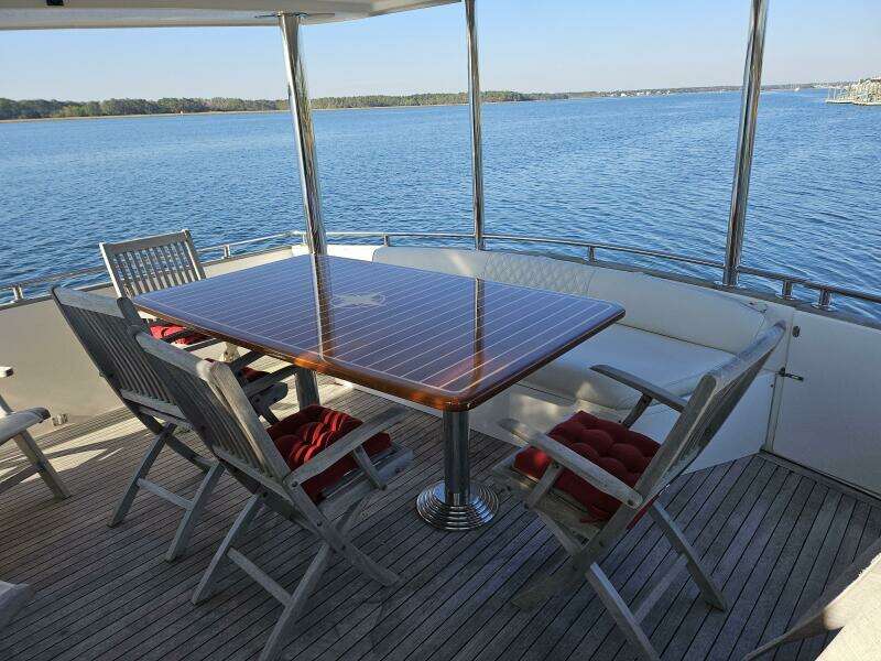 2003 Johnson Flybridge