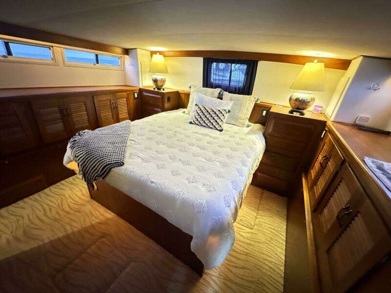 1987 Viking 48 Motor Yacht