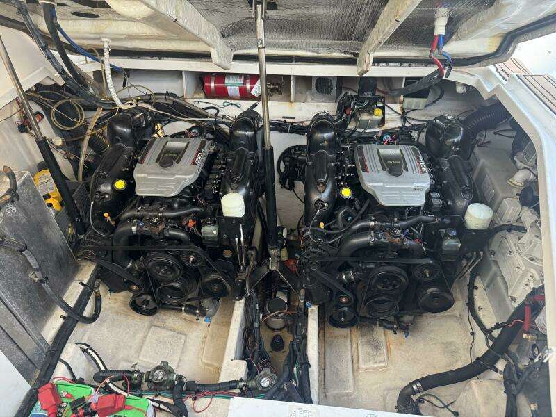 2011 Sea Ray 330 Sundancer