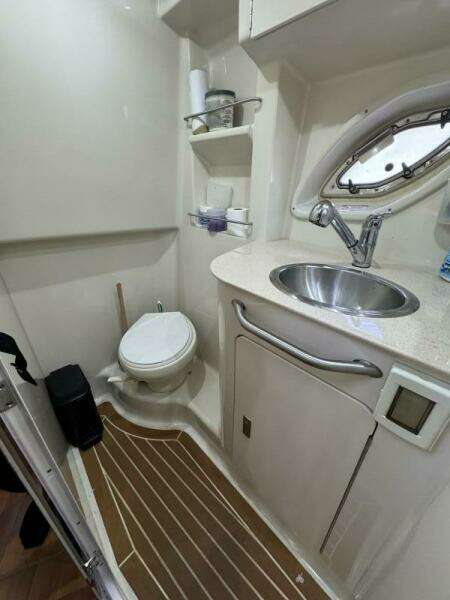 2011 Sea Ray 330 Sundancer