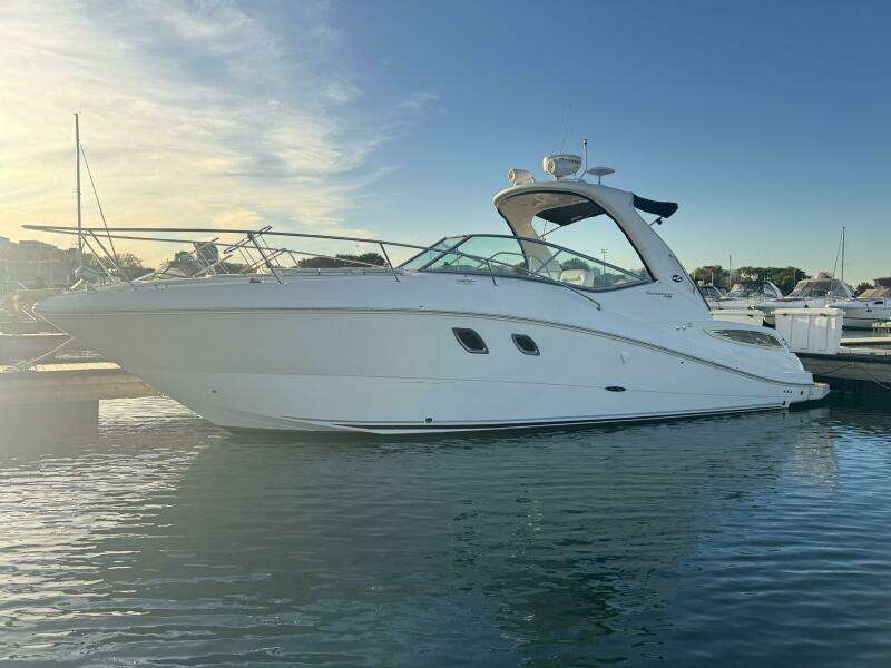 2011 Sea Ray 330 Sundancer