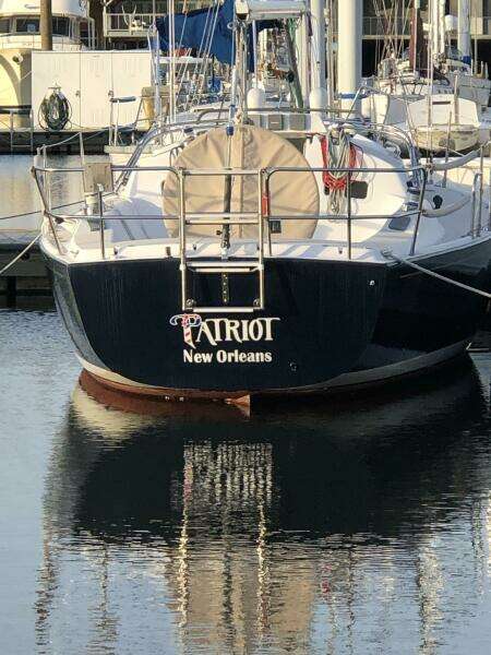 1998 J/32 - Transom