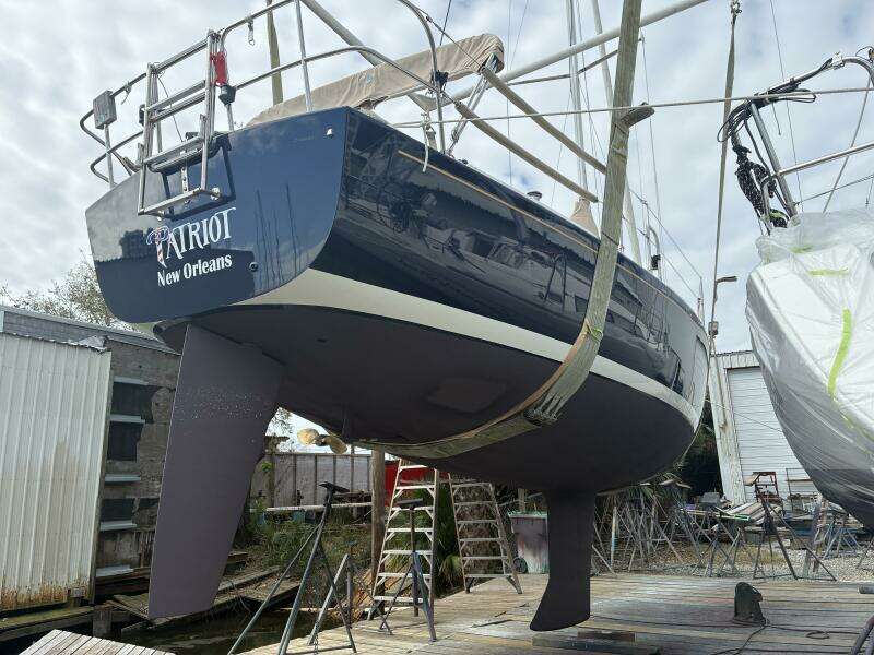 1998 J/32 - Out of the Water