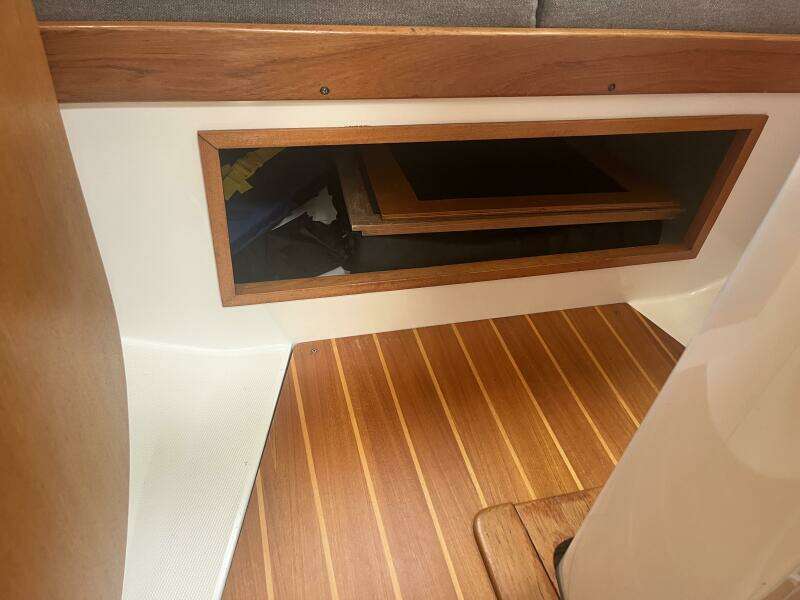 1998 J/32 - Hatch Screens