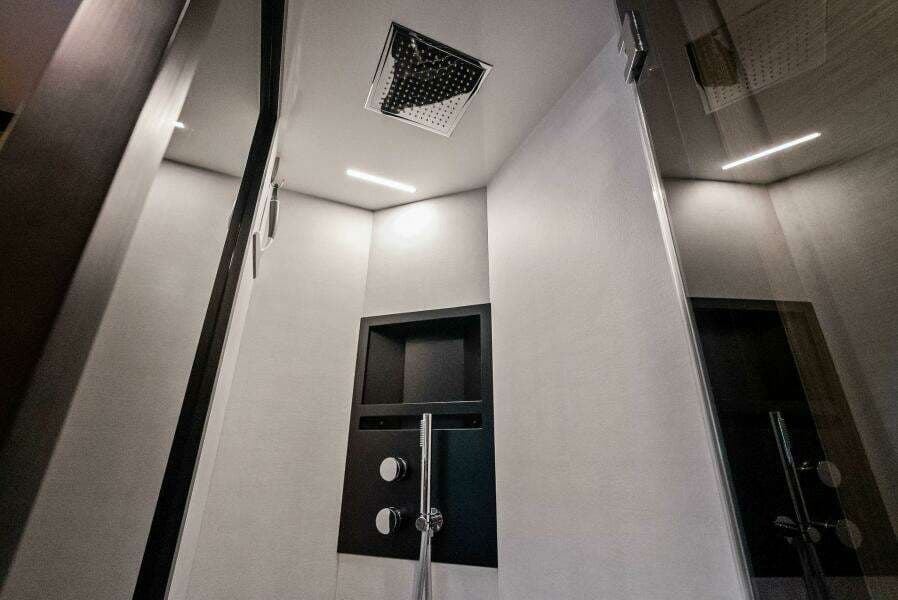 2019 Ferretti Yachts 780