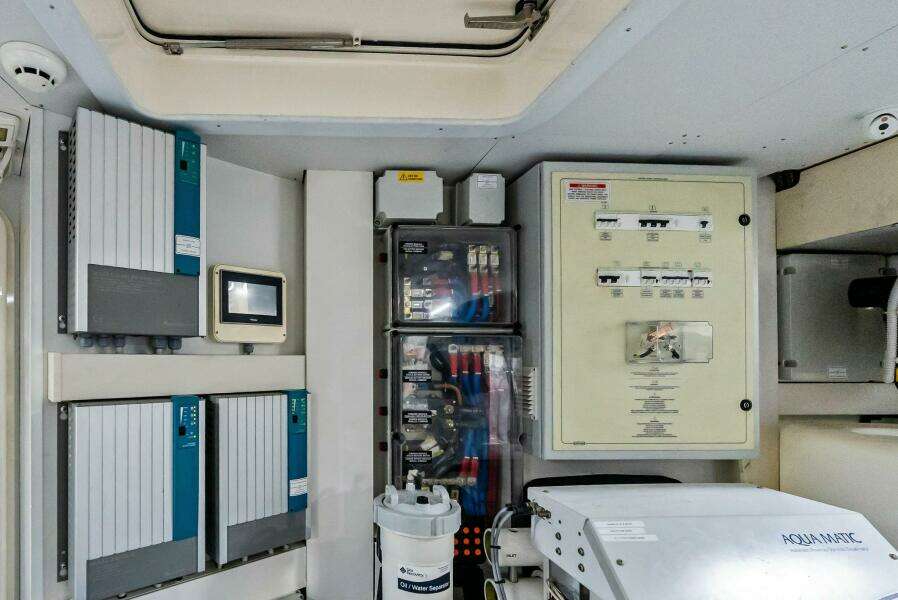 2019 Ferretti Yachts 780