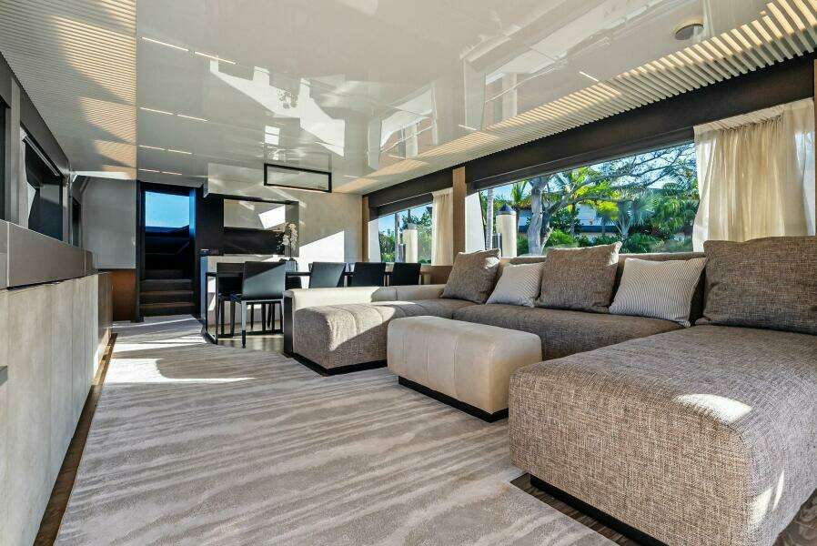 2019 Ferretti Yachts 780